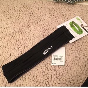 NWT FlipBelt